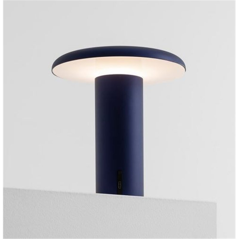 Artemide Takku table lamp