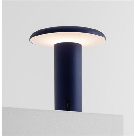 Artemide Takku table lamp